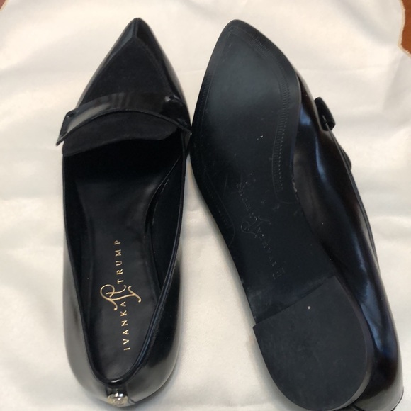 Black suede and patent leather Ivanka Trump black pointy flats Size 91/2 - Picture 4 of 6